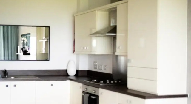 Stunning Sea Views, luxury apartment beaches & restaurants are a short walk away