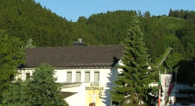 Altes Doktorhaus - Hotel Garni, Забронировать Отель Центр города Медебах