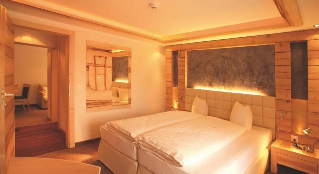 Hotel Garni Muttler Alpinresort & Spa, Book Hotel Hoteller i Engadin med pool, Swimmingpool
