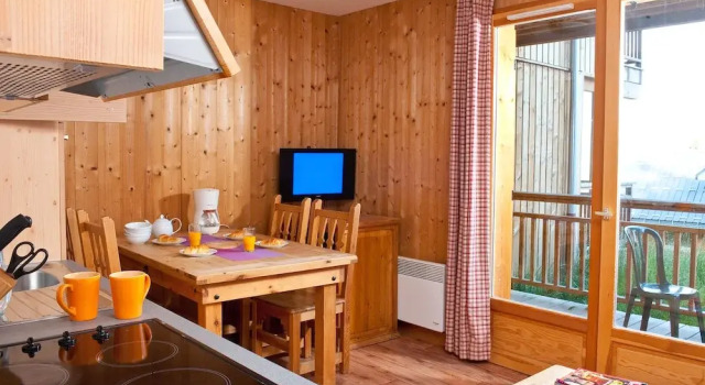 Номер Standard с 2 комнатами с балконом Madame Vacances Residence Les Chalets du Berger