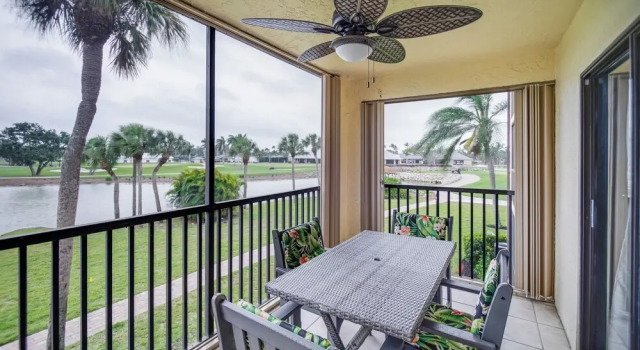 Stylish Fort Myers Condo ~ 2 Mi to Beaches!