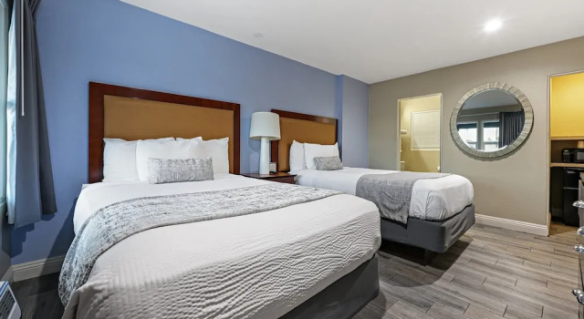 Четырёхместный номер Standard Hotel Point Loma