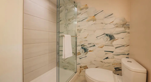 Двухместный люкс c 1 комнатой с балконом и с видом на сад Renaissance Wind Creek Aruba Resort