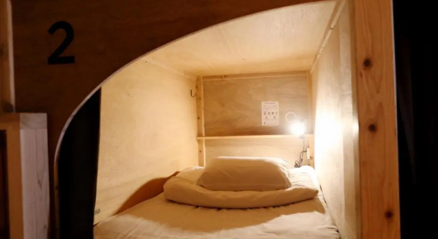Кровать в общем номере Y Pub & Hostel Tottori