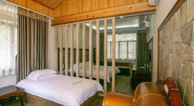 Семейный люкс Hailuogou Mulin Sencun Hotel