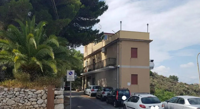 Casa "Rocca di Mola", Book Hotel Hotels in Sicily with Parking, Parking