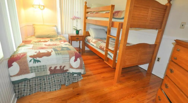Коттедж с 3 комнатами Tea Island Resort