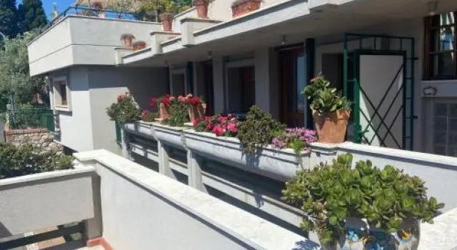 Villa Centaurea Apartment with private parking, Забронировать Апартаменты/квартира Апартаменты Таормина, рядом с Ancient Theatre of Taormina, Апартаменты/квартира