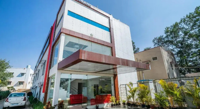 Hotel O Cosmopolitan, Rezervovat Hotel Hotely v Bangalore s parkováním, Parkování