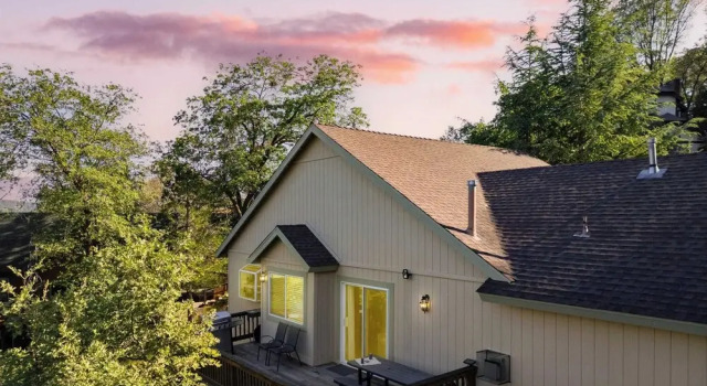 Коттедж Alpine Retreat w/ Private Deck, Views, Outdoor Dining Alpen Drive by Avantstay