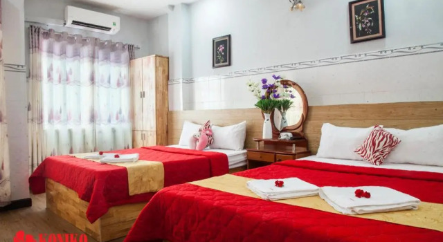 Четырёхместный номер Standard с балконом Koniko Hotel