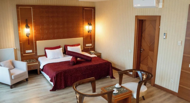 Четырёхместный номер Standard Kronos Hotel