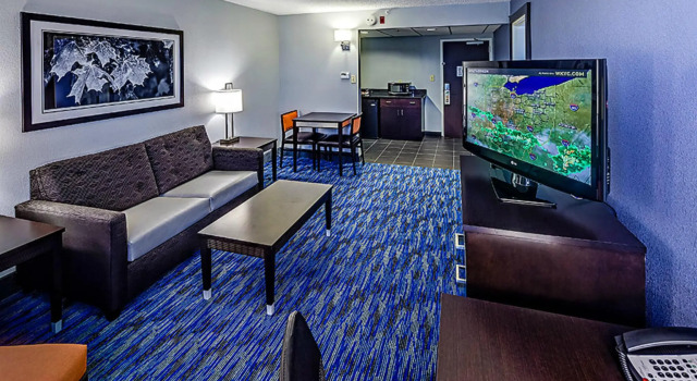 Четырёхместный люкс Holiday Inn Cleveland Northeast - Mentor by IHG