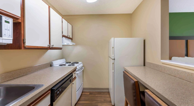 Четырёхместная студия Deluxe Extended Stay America Suites - Chicago - Lombard - Yorktown Center