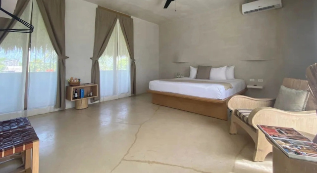 Полулюкс с видом на бассейн Hotel Panamera
