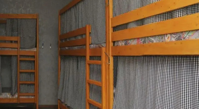 Bett im Wohnheim (Männerwohnheim) Amber