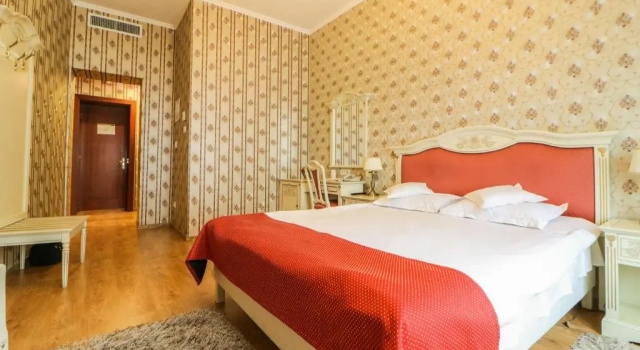 Двухместный номер Standard Astoria Grand Hotel