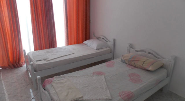Damian Saranda Hotel