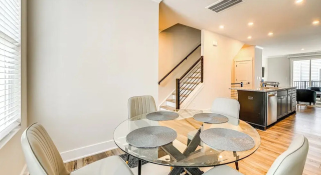 2 Mi to Dtwn Charlotte: Unit w/ Rooftop Deck!