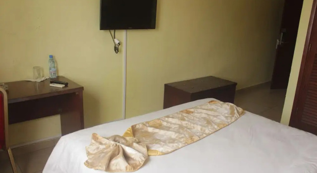 Standardowy dwuosobowy pokój i balkonem Somatel Hotel