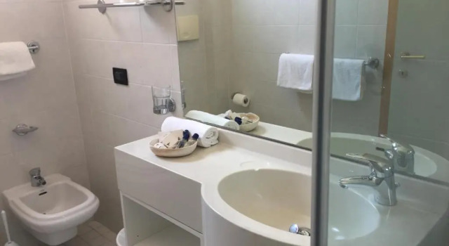 Четырёхместный номер Standard с балконом Hotel La Conchiglia