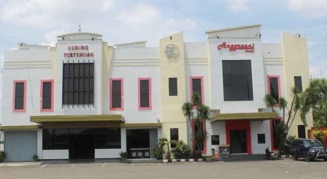 Anggraeni Hotel Tanjung, Book Hotel Hotels in Brebes with Parking, Parking