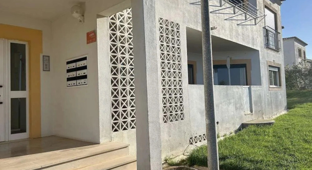 Poolside Apartment with 2 bedrooms, patio and BBQ, Boek Appartement Hotels in Albufeira met parkeren, Parkeren