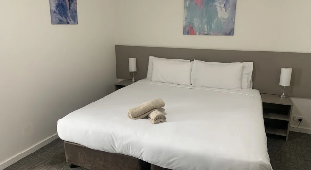Апартаменты с 3 комнатами с балконом Adina Place Motel Apartments