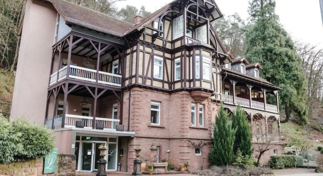 Hotel Luise, Забронировать Отель Бад-Бергцаберн Wine Route
