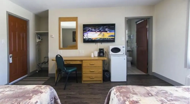 Четырёхместный номер Standard Howey Bay Motel