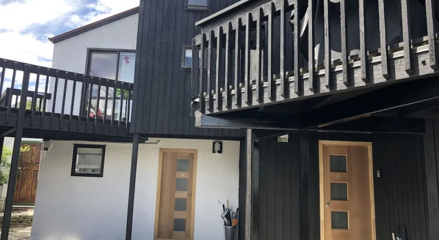 16 guests. Unique, central, mountain & lake views, Забронировать Дом для отпуска Куинстаун 