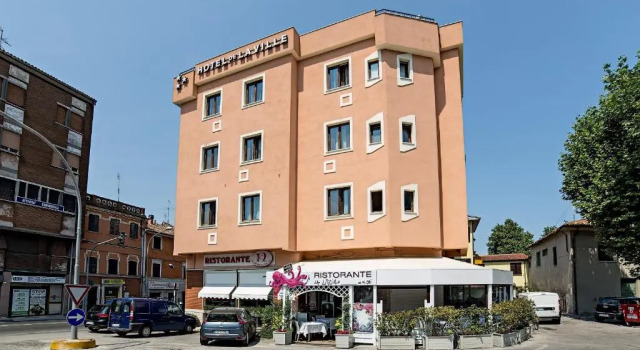 Hotel De La Ville