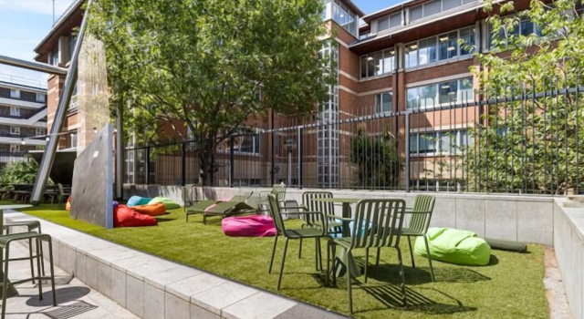 Студия Classic Elegant Studio at Chapter Kings Cross Residence, London