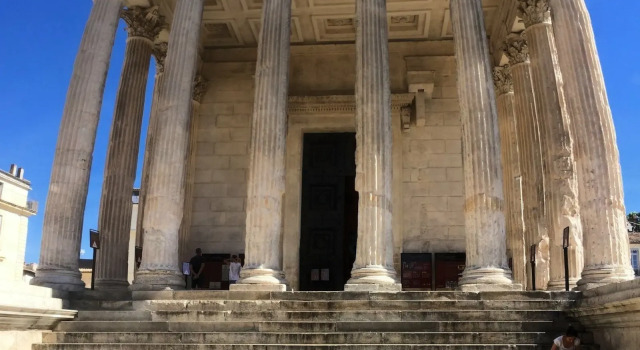 Antichambre, Rezerwuj Pensjonat Nimes Gard