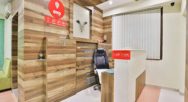Collection O 8376 Hotel Angel Plaza, Забронировать Отель Отели Саркхедж 3 звезды, 3*