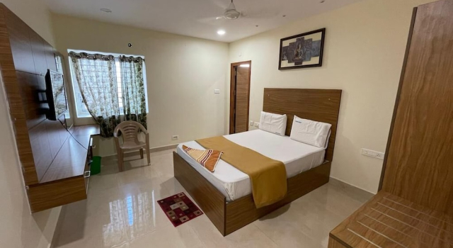 SriLakshmitulasiresidency by pickurstay, Rezerwuj Hotel Hotele w Andhra Pradesh z parkingiem, Parking