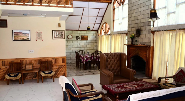 Shuru Cottage & Villa, Забронировать Дом для отпуска Коттеджи Манали, Коттедж
