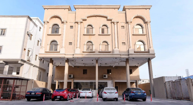 OYO 427 Nujoom Al Sharqia 2, Забронировать Отель Даммам Эш-Шаркия, рядом с Озеро Сайхат