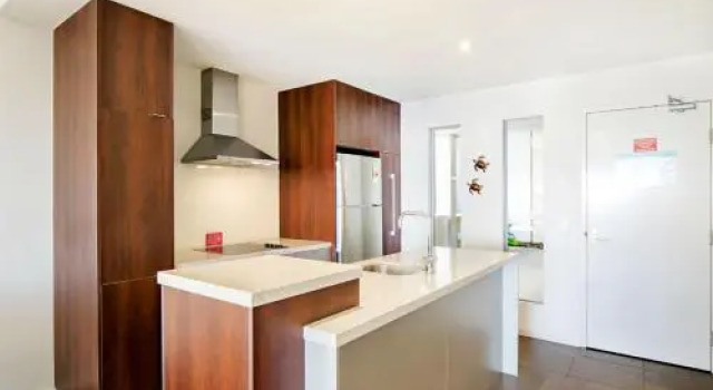 Oscars View - Airlie Beach, Забронировать Отель Отели Эрли-Бич с парковкой, рядом с Рынок пляжа Эйрли, Парковка