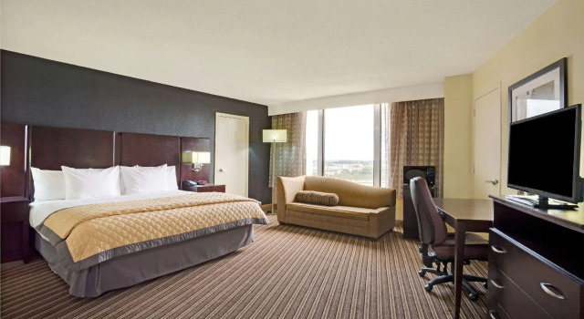 Двухместный номер Standard Wyndham Garden Norfolk Downtown