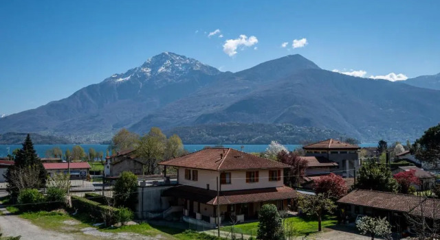 Апартаменты Lake view apartment with parking in Dongo - Larihome A26
