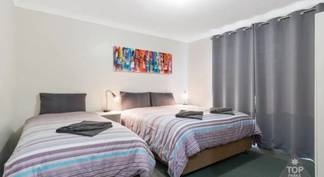 Коттедж с 2 комнатами Margaret River Tourist Park
