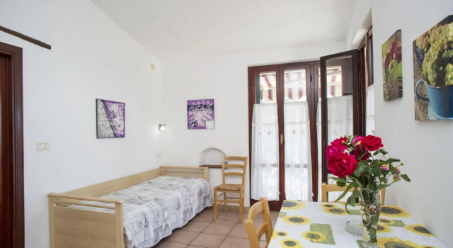 Apartment Two-room Number 4 on the seafront of Morcone-MORCONE BILO N° 4