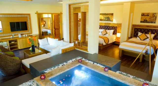 Трёхместный номер Standard с балконом Aroma Beach Resort and Spa