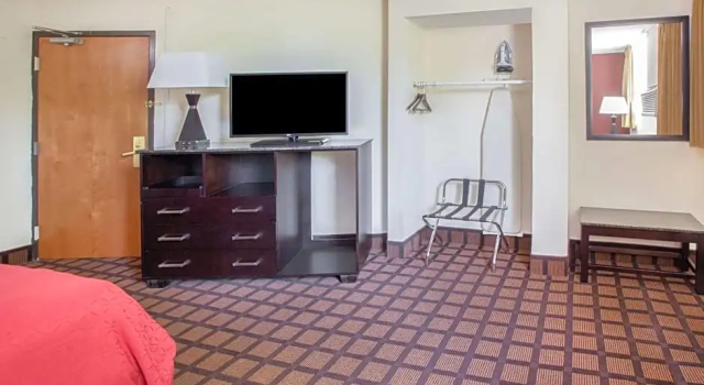 Номер Standard Super 8 by Wyndham Chicago IL
