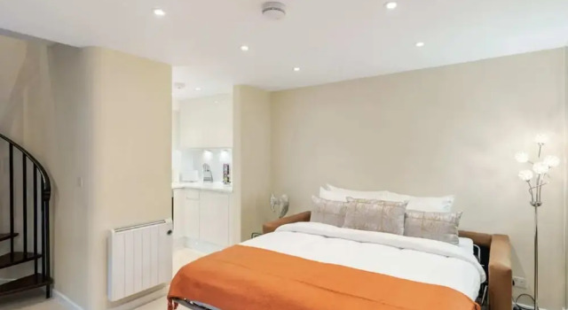 Коттедж Bright 1 Bedroom House near Edgware Road