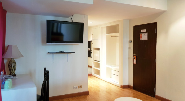 Studio Sukhumvit 18 by iCheck inn