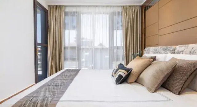 Люкс с 2 комнатами с балконом Liangting Boutique Holiday B&B (Houhai Duty-Free City Store)