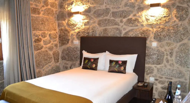 Quinta do Medronheiro Hotel Rural, Rezervovat Hotel Hotely v Beira Alta s parkováním, Parkování