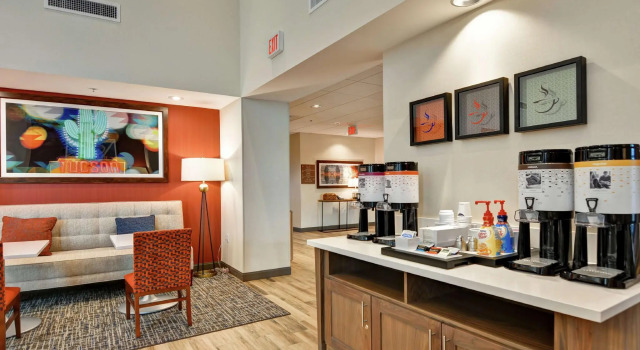 Четырёхместный номер Standard Hampton Inn & Suites Tucson Marana